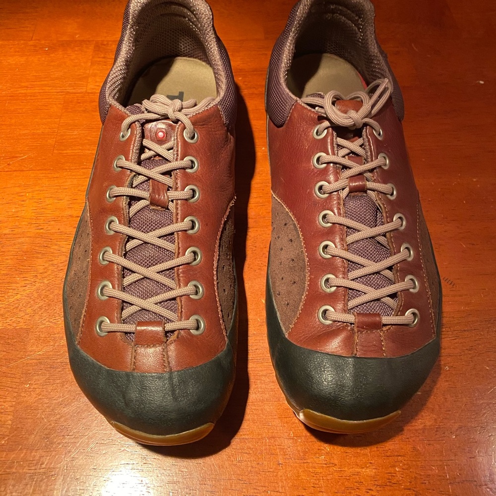 Tsubo shoes gently used size 10
